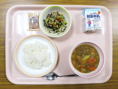 給食の写真