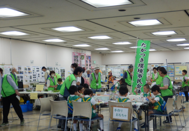 屋内工作の様子