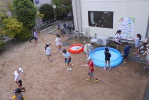 みずかけまつりの上方から様子