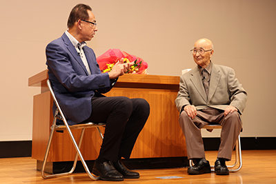 長谷部さんと市長の対談