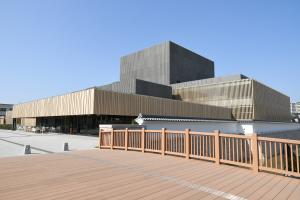 高槻城公園芸術文化劇場南館の外観写真その１