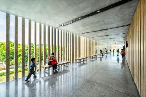 高槻城公園芸術文化劇場南館の内観写真その１