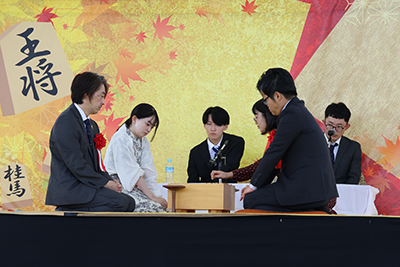 棋士・女流棋士による公開対局ペアマッチトーナメント