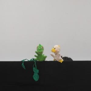 人形　恐竜とあひるの画像