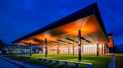 パークセンターの夜の写真