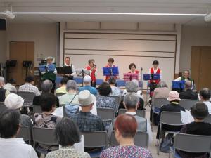 ギターとハーモニカ演奏