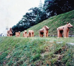 復元した狩猟埴輪の列（昼神車塚古墳）