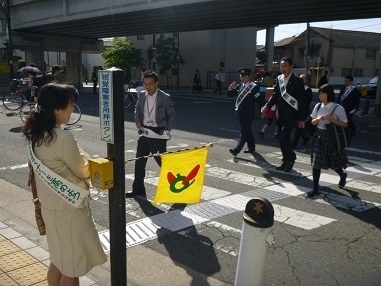 街頭指導の様子