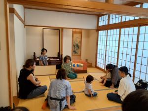 竹の内コミュニティセンターおはなし会の様子